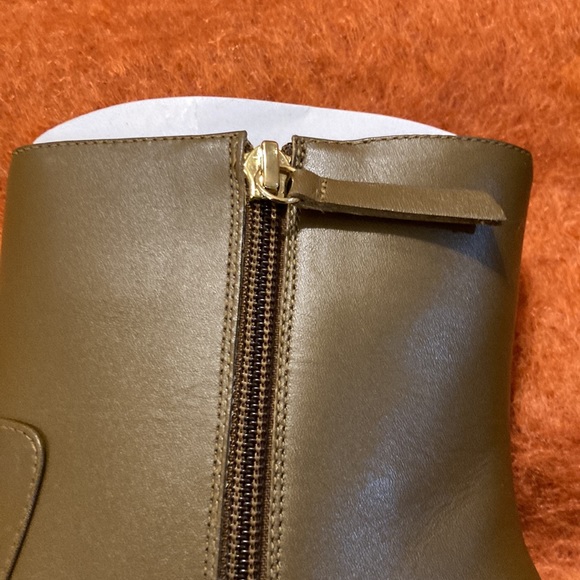 J Crew Brand New Almond-toe ankle boots in leather - Picture 9 of 14